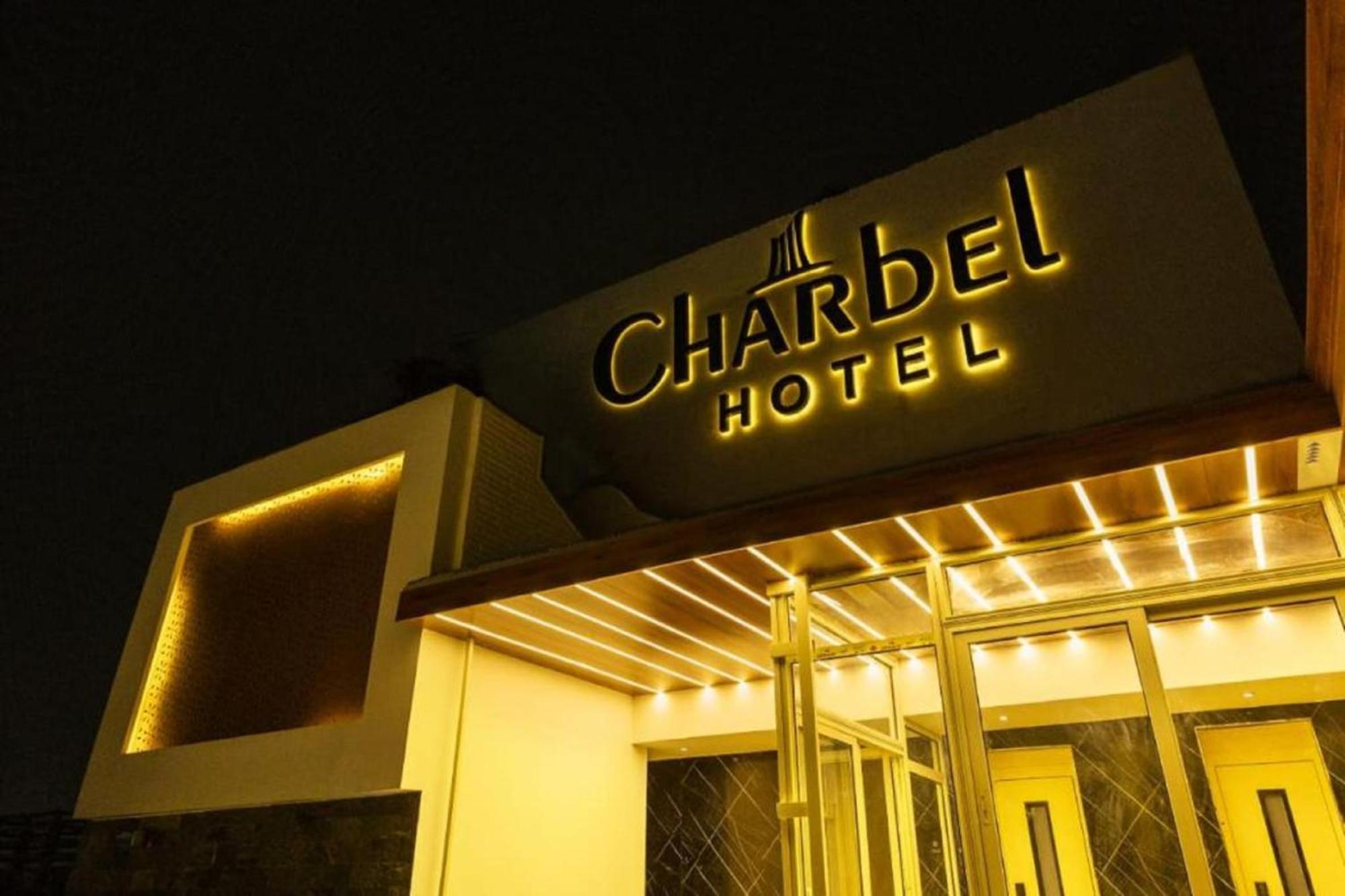 Mar Charbel Hotel Kairo Bagian luar foto