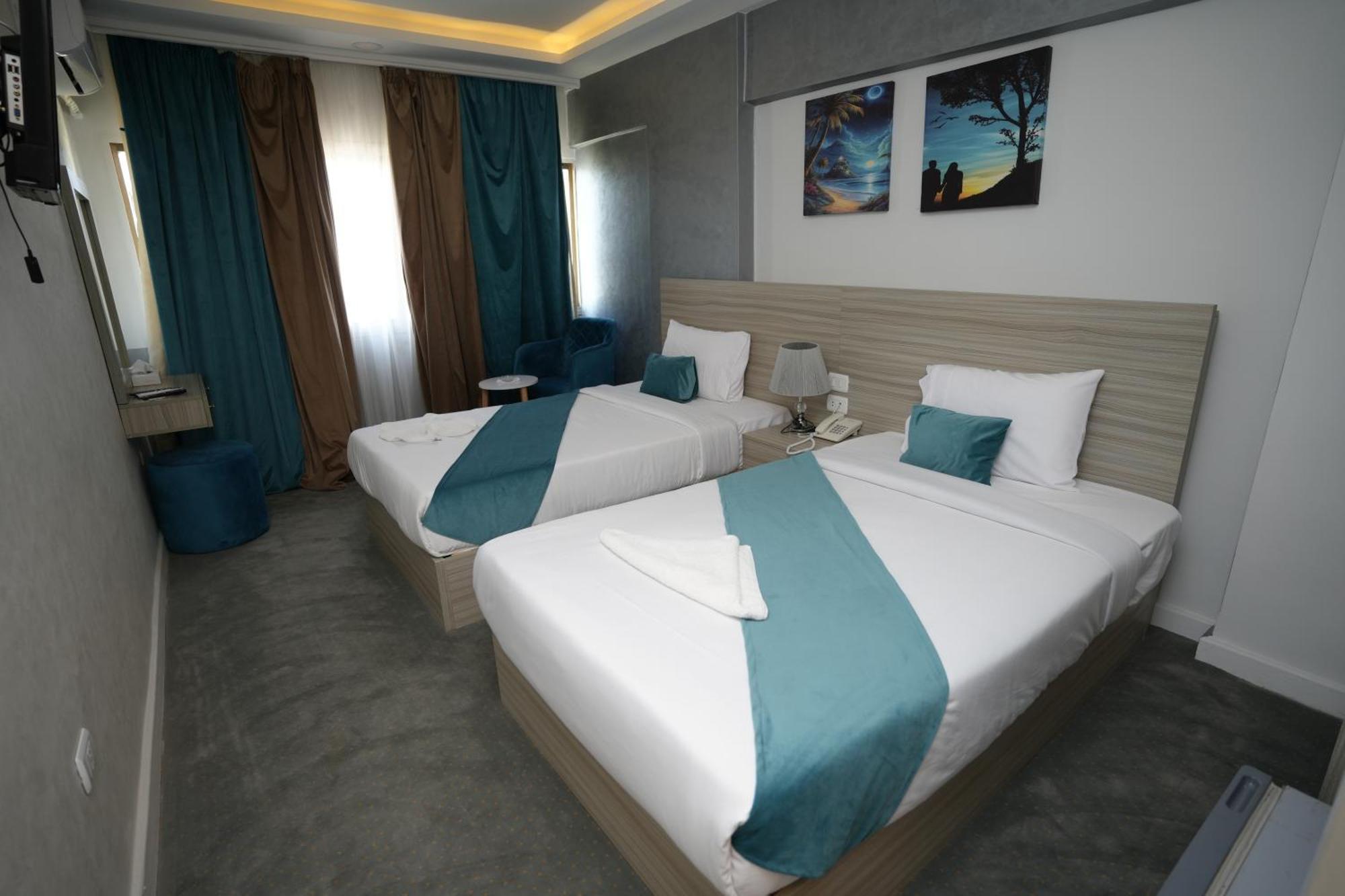 Mar Charbel Hotel Kairo Bagian luar foto
