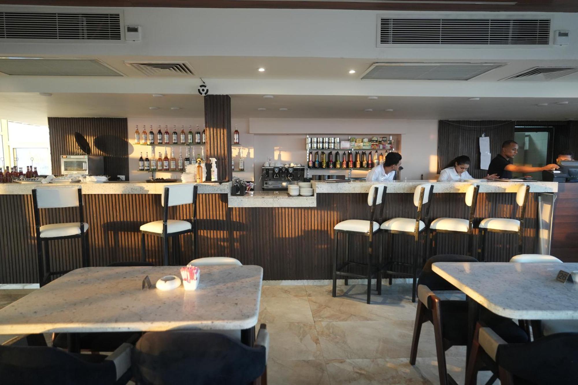 Mar Charbel Hotel Kairo Bagian luar foto