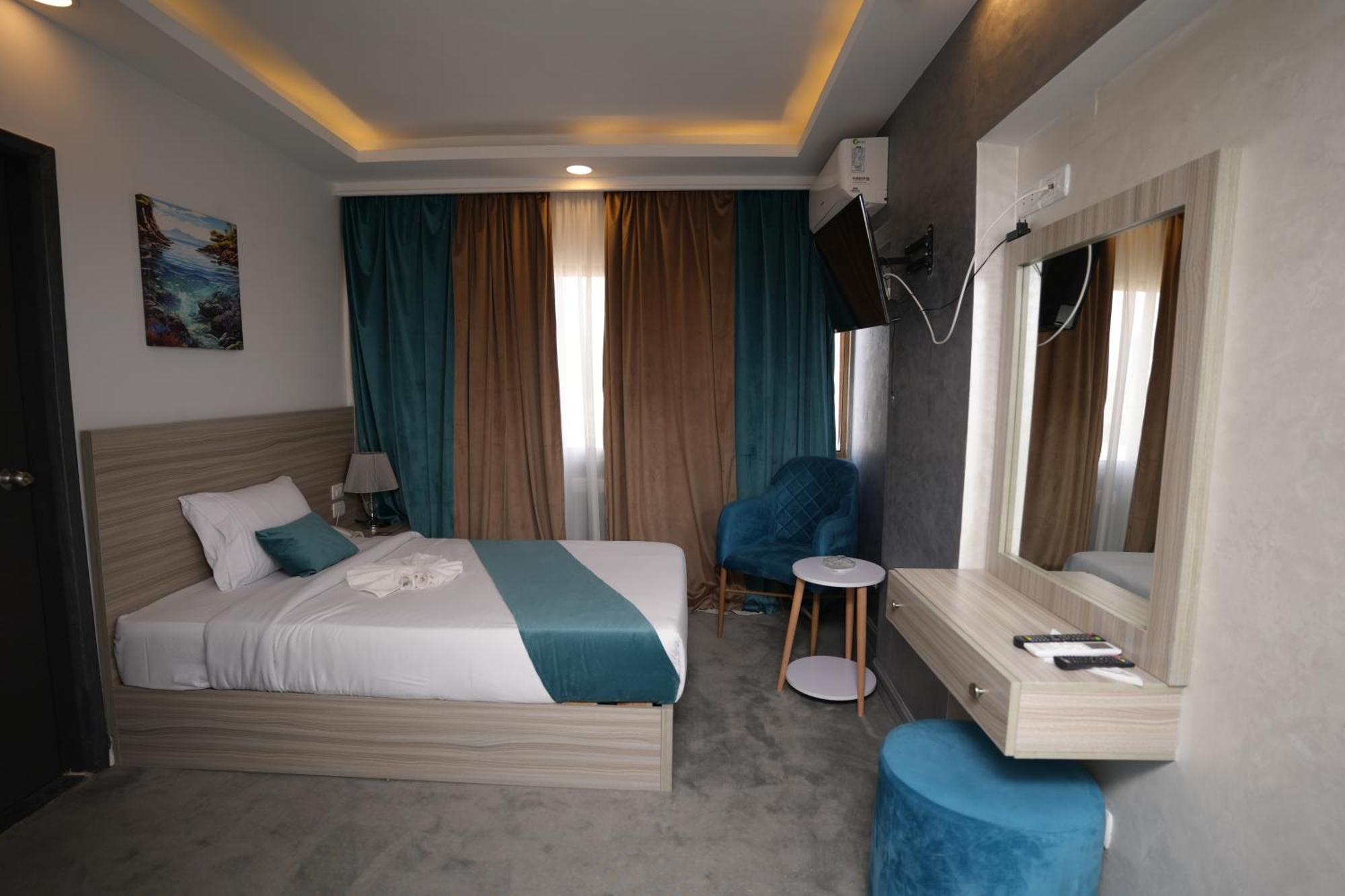 Mar Charbel Hotel Kairo Bagian luar foto