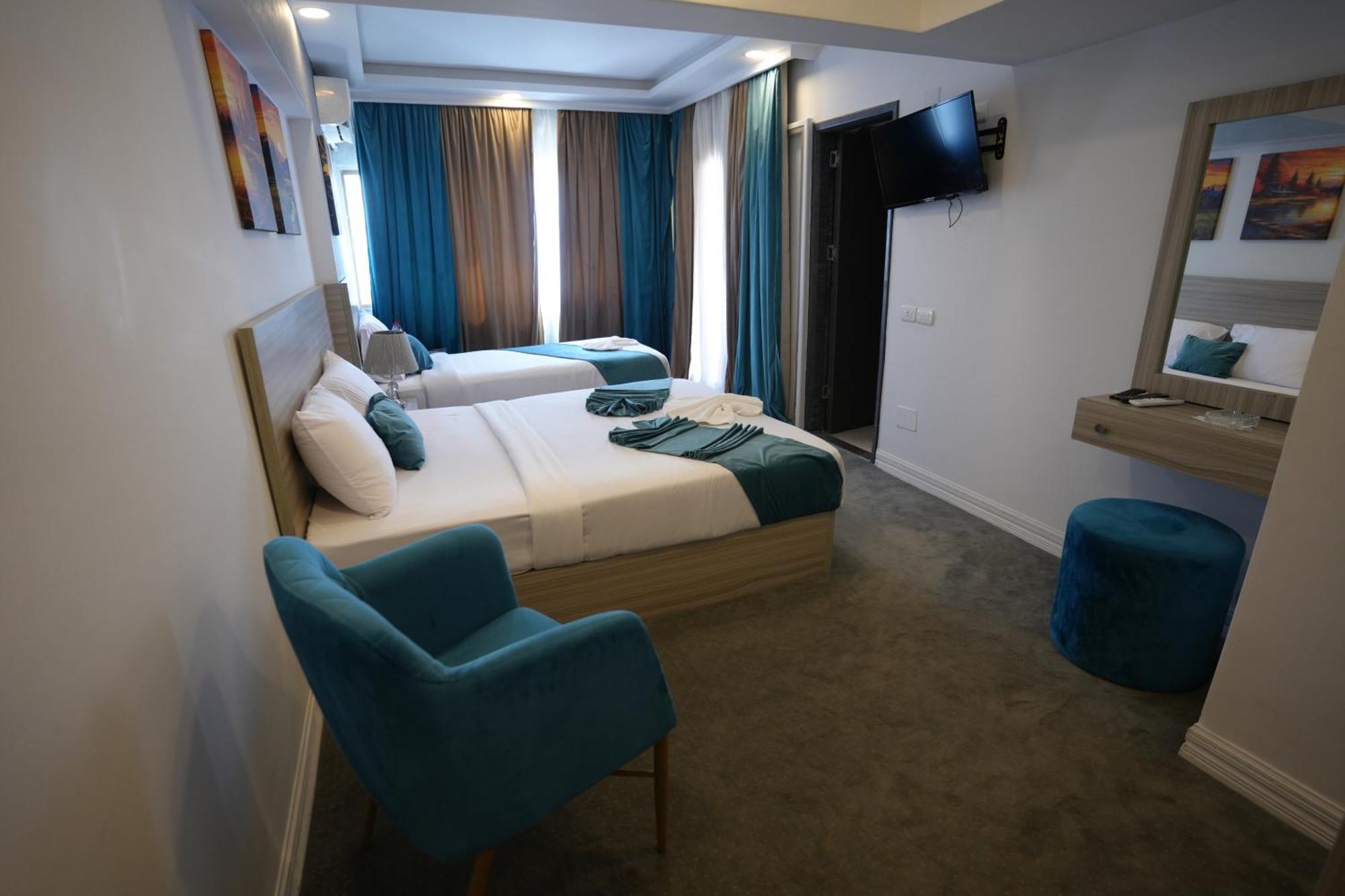 Mar Charbel Hotel Kairo Bagian luar foto