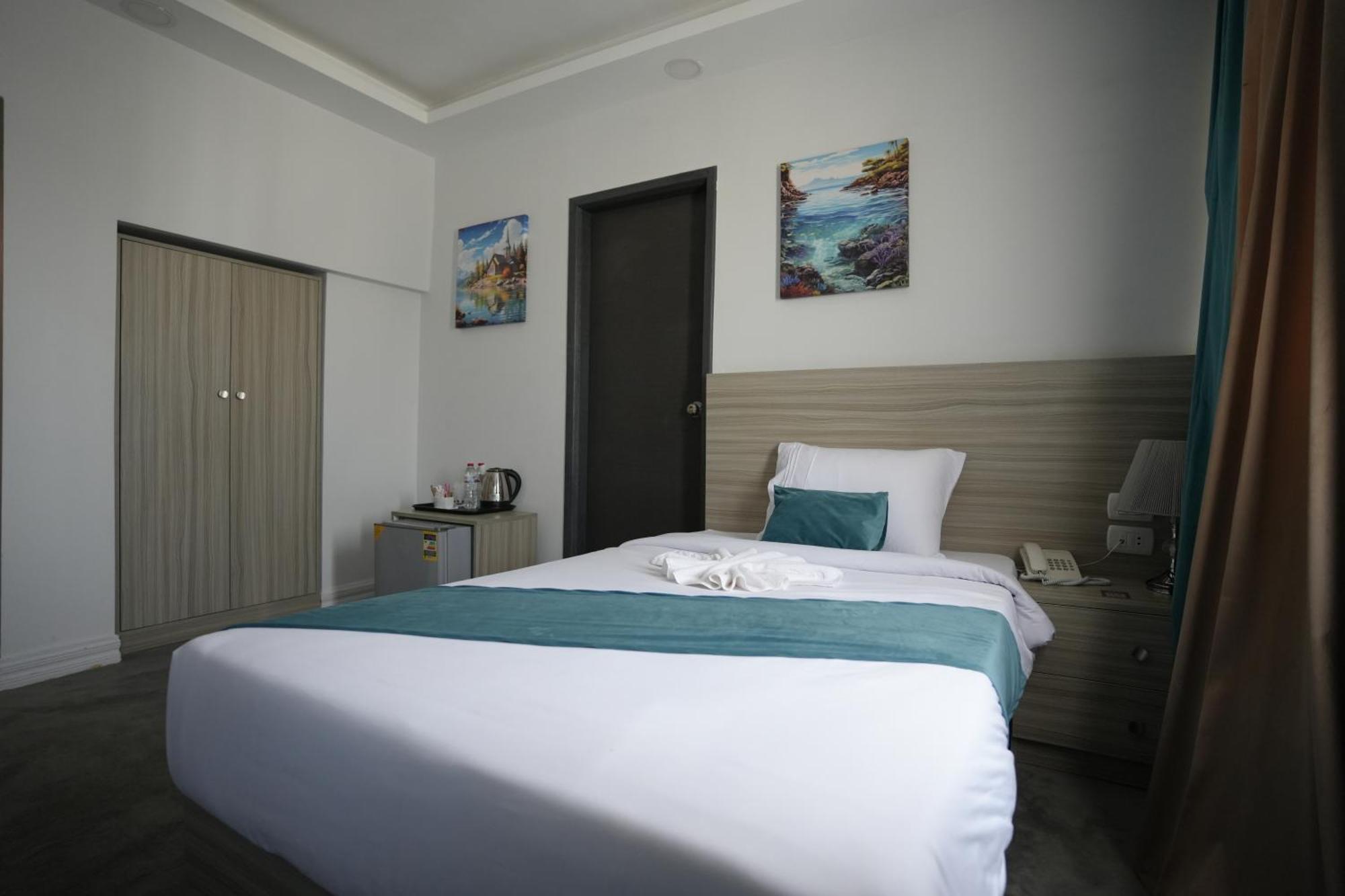Mar Charbel Hotel Kairo Bagian luar foto