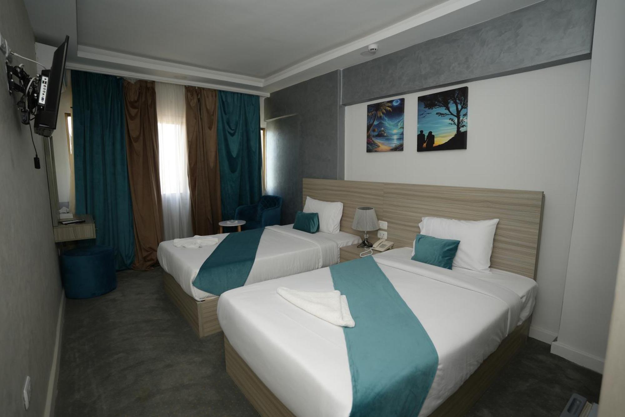 Mar Charbel Hotel Kairo Bagian luar foto