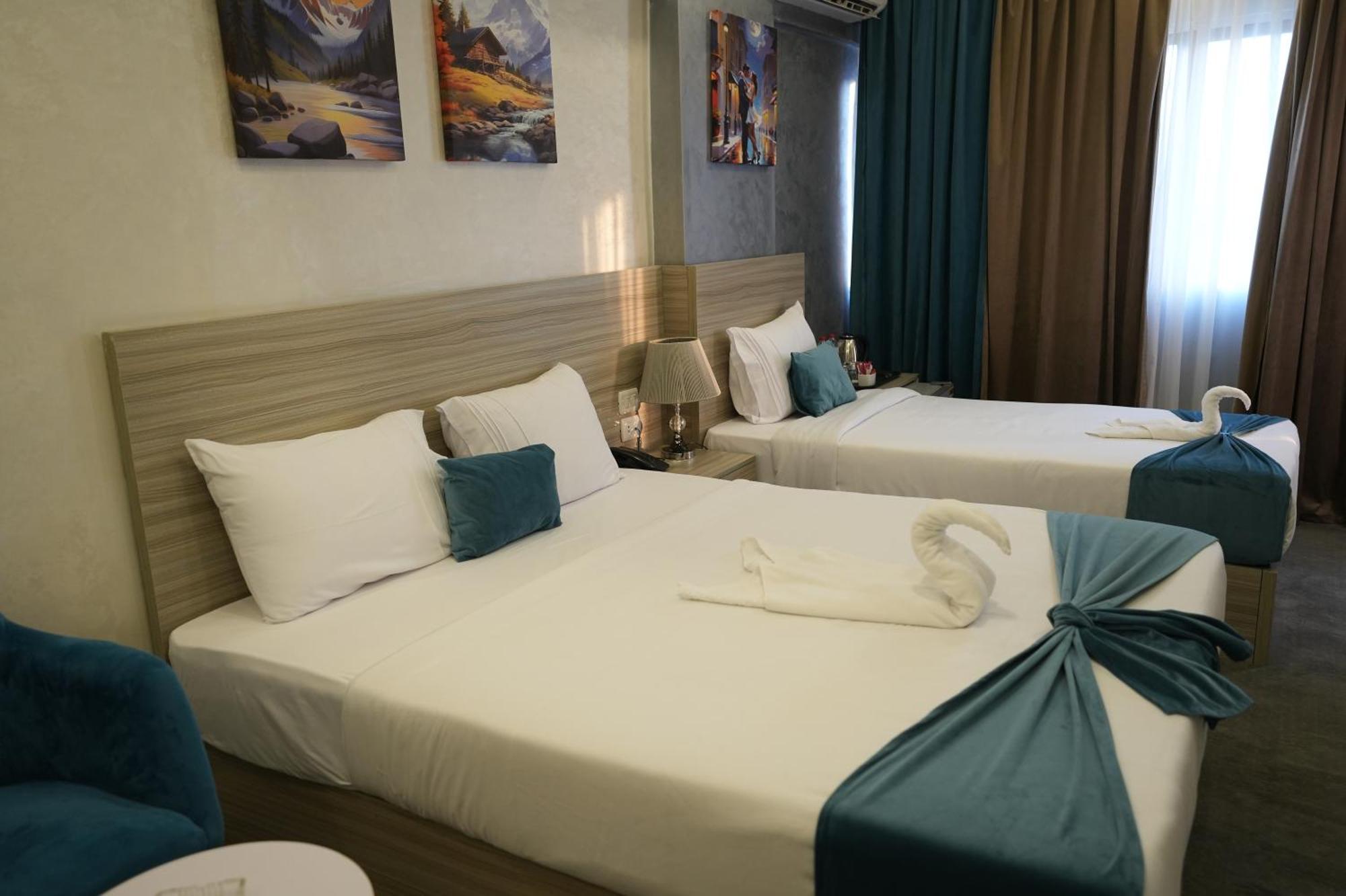 Mar Charbel Hotel Kairo Bagian luar foto